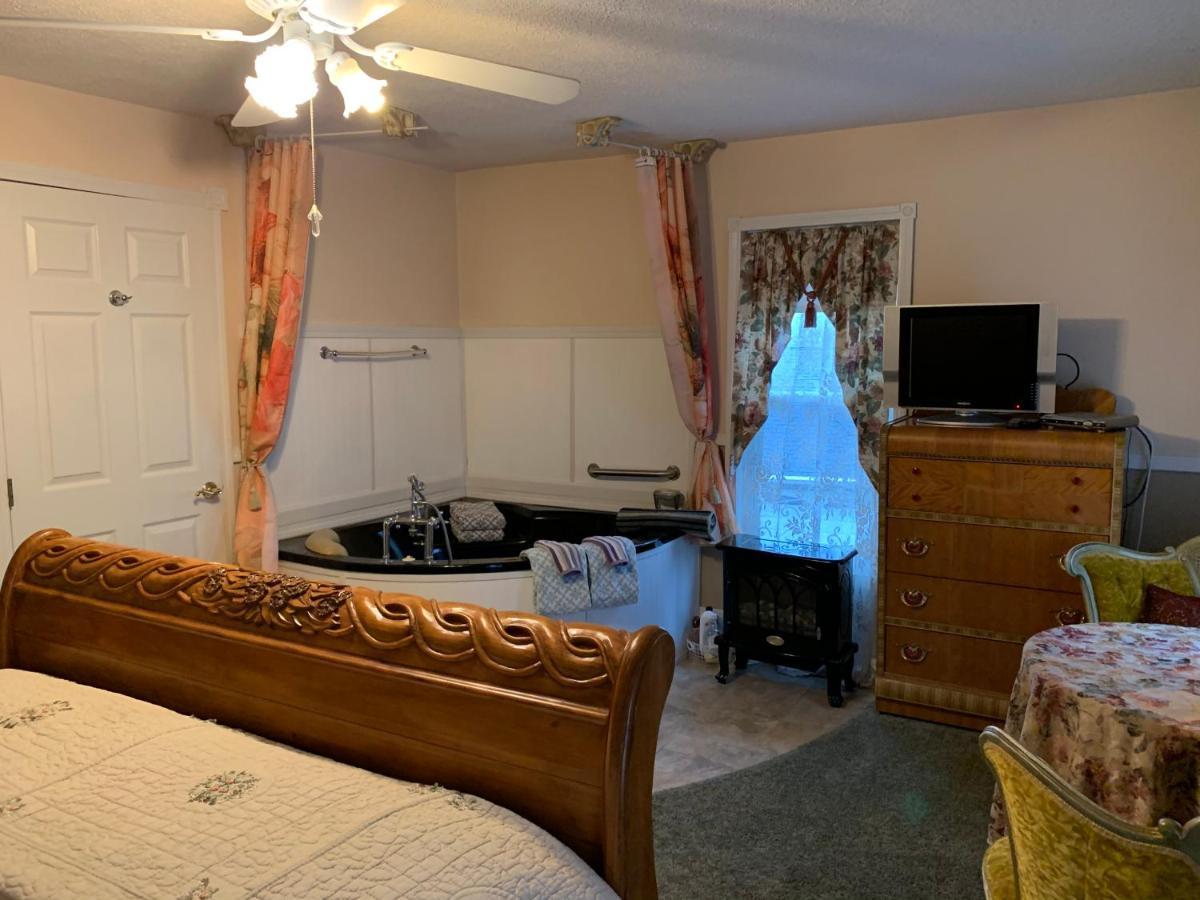 ليكوود Emerald Necklace Inn Bed And Breakfast المظهر الخارجي الصورة