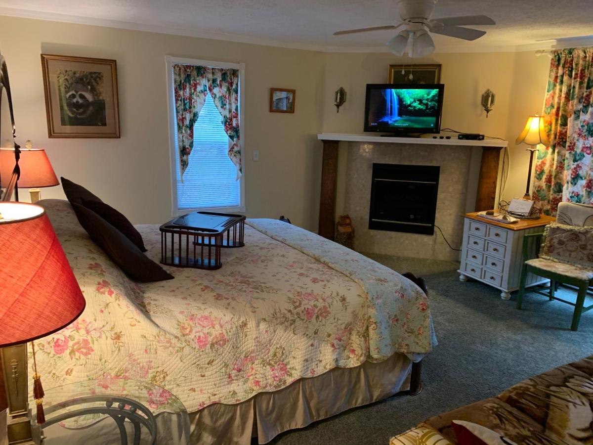 ليكوود Emerald Necklace Inn Bed And Breakfast المظهر الخارجي الصورة