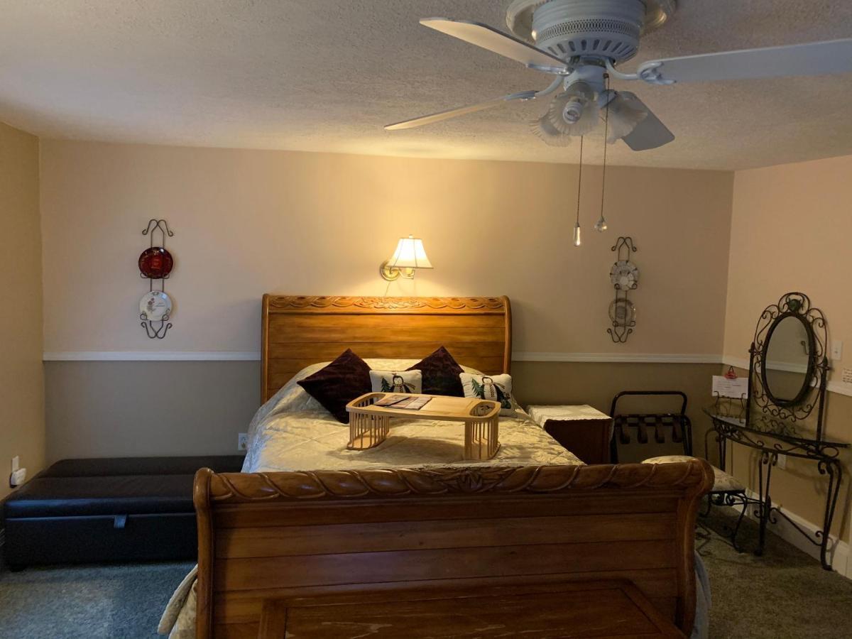 ليكوود Emerald Necklace Inn Bed And Breakfast المظهر الخارجي الصورة
