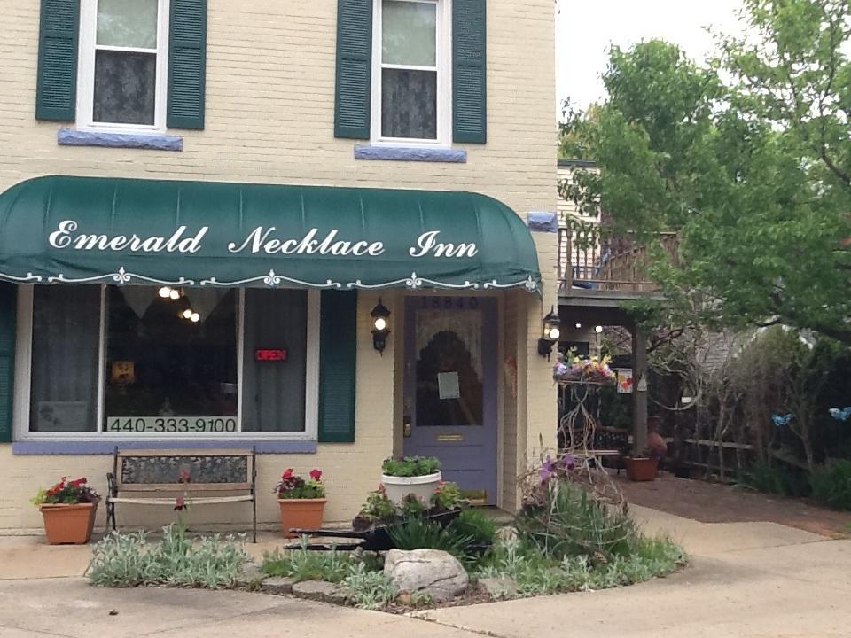 ليكوود Emerald Necklace Inn Bed And Breakfast المظهر الخارجي الصورة
